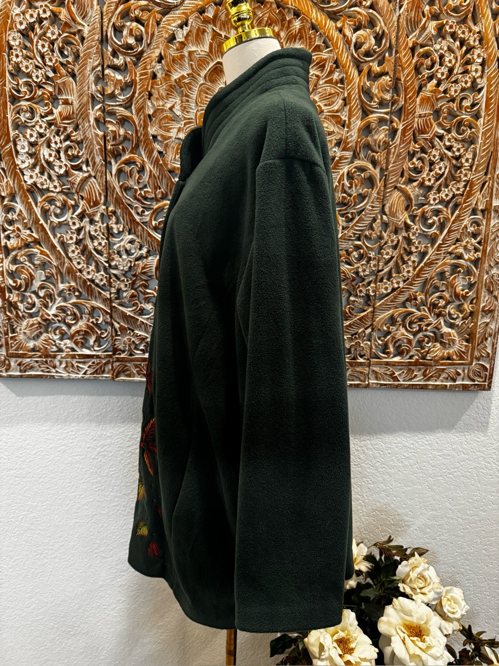 Bob Mackie Dark Green Fall Leaves Embroidered Fleece Button-Up Sweater Jacket 2X - Picture 7 of 14